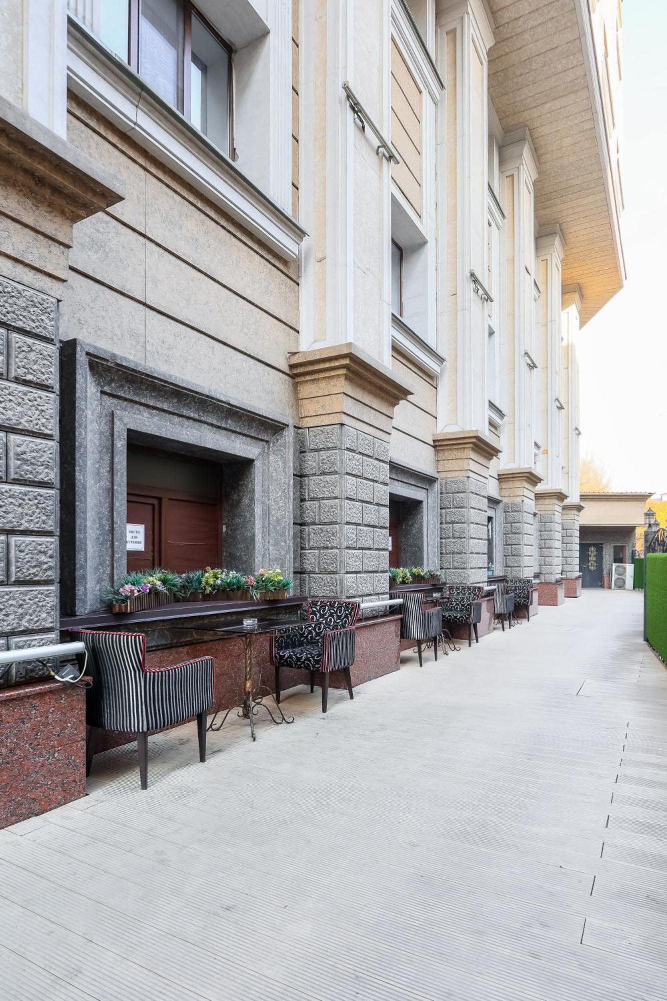 Grand Opera Hotel Almaty Exterior foto