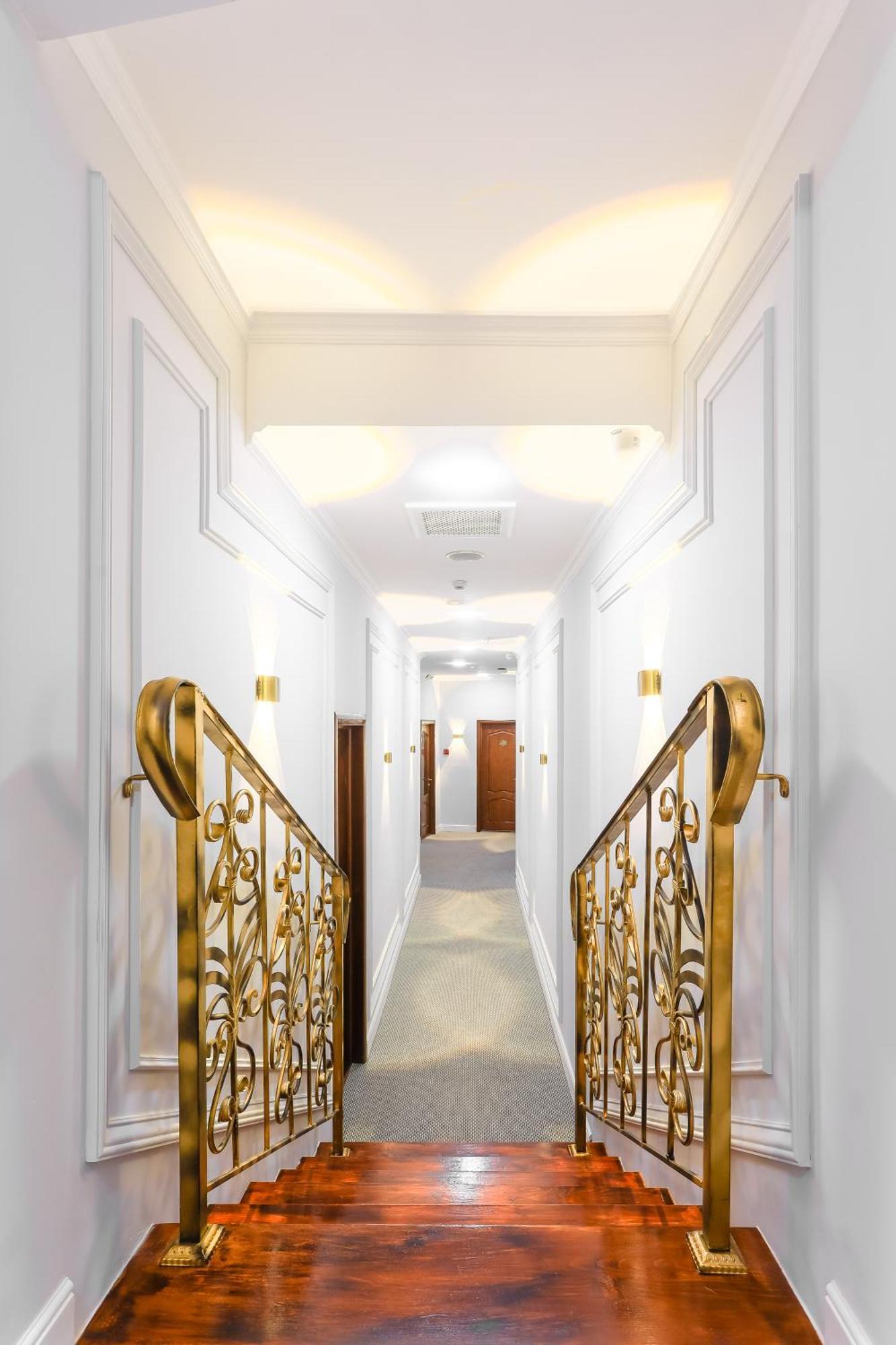 Grand Opera Hotel Almaty Exterior foto